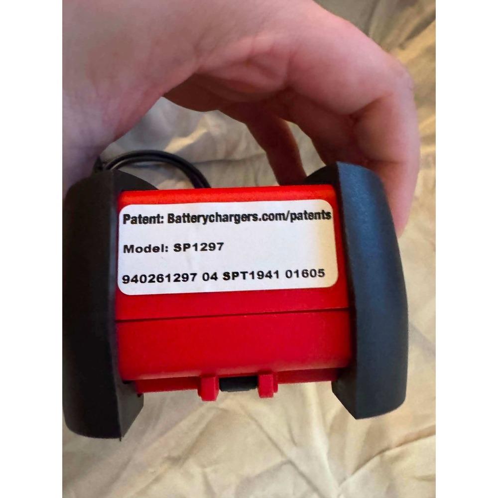 Schumacher SP1297 3A 12V Fully Automatic Battery Charger and Maintainer Red - Picture 5 of 7